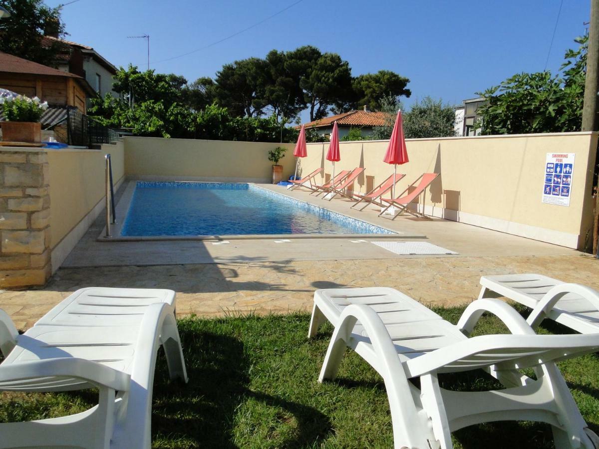 Apartment Pino Umago Exterior foto